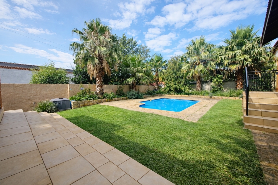 4 Bedroom Property for Sale in Safari Gardens North West